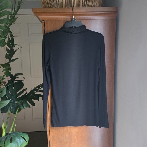 Mossimo Supply Co. Black Thin Turtleneck Sweater Large - Picture 2 of 4